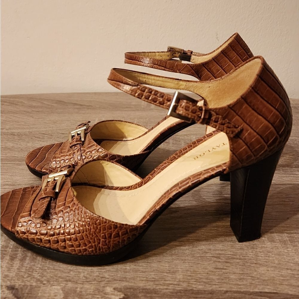 ANNA TAYLOR WOMEN'S SANDALS BROWN COLOR LEATHER UPPER SIZE 7 1/2